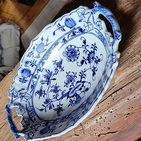 MEISSEN BLUE ONION 12" HANDLED SERVING BOWL - Picture 5 of 8